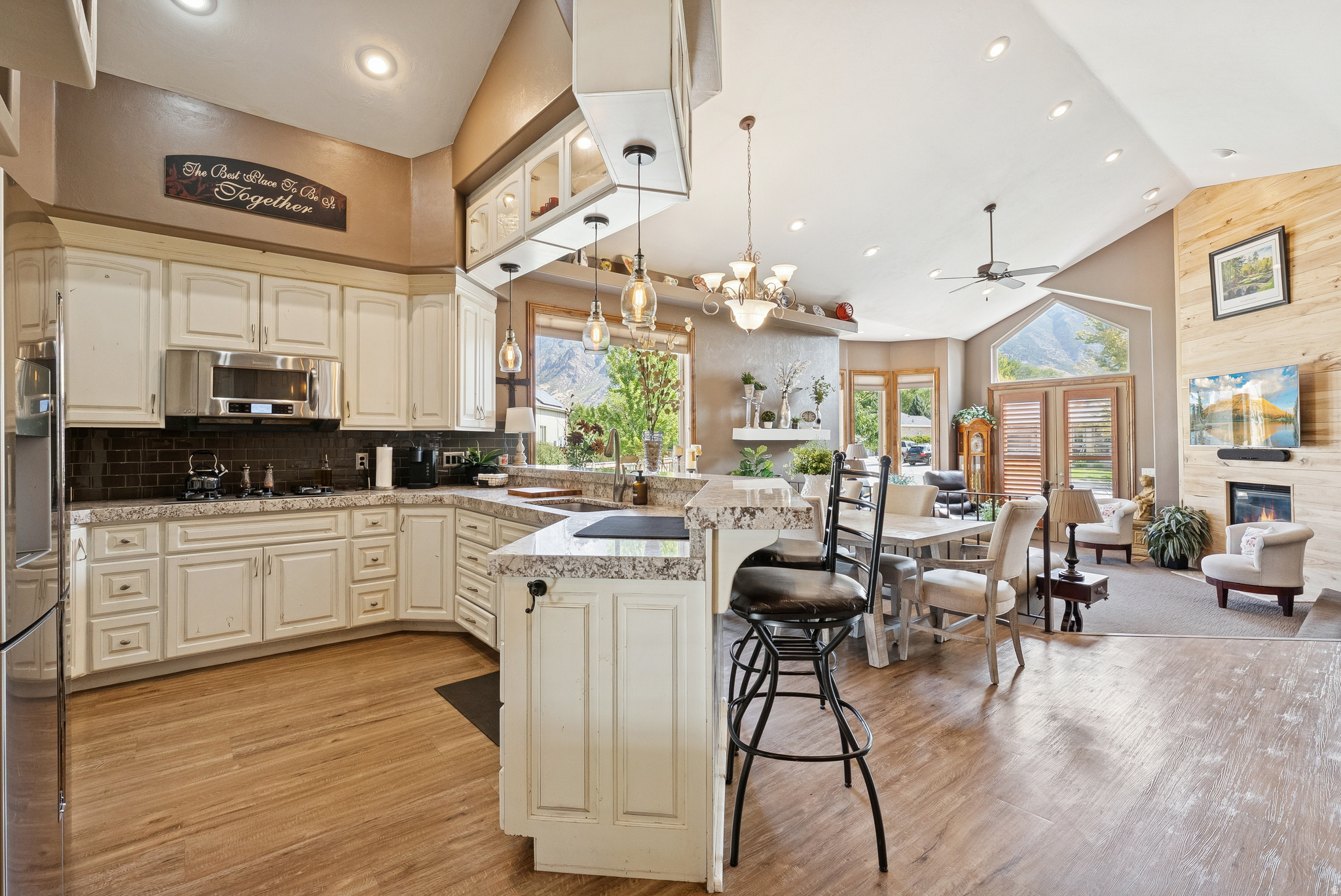 ALPINE COUNTRY - Residential