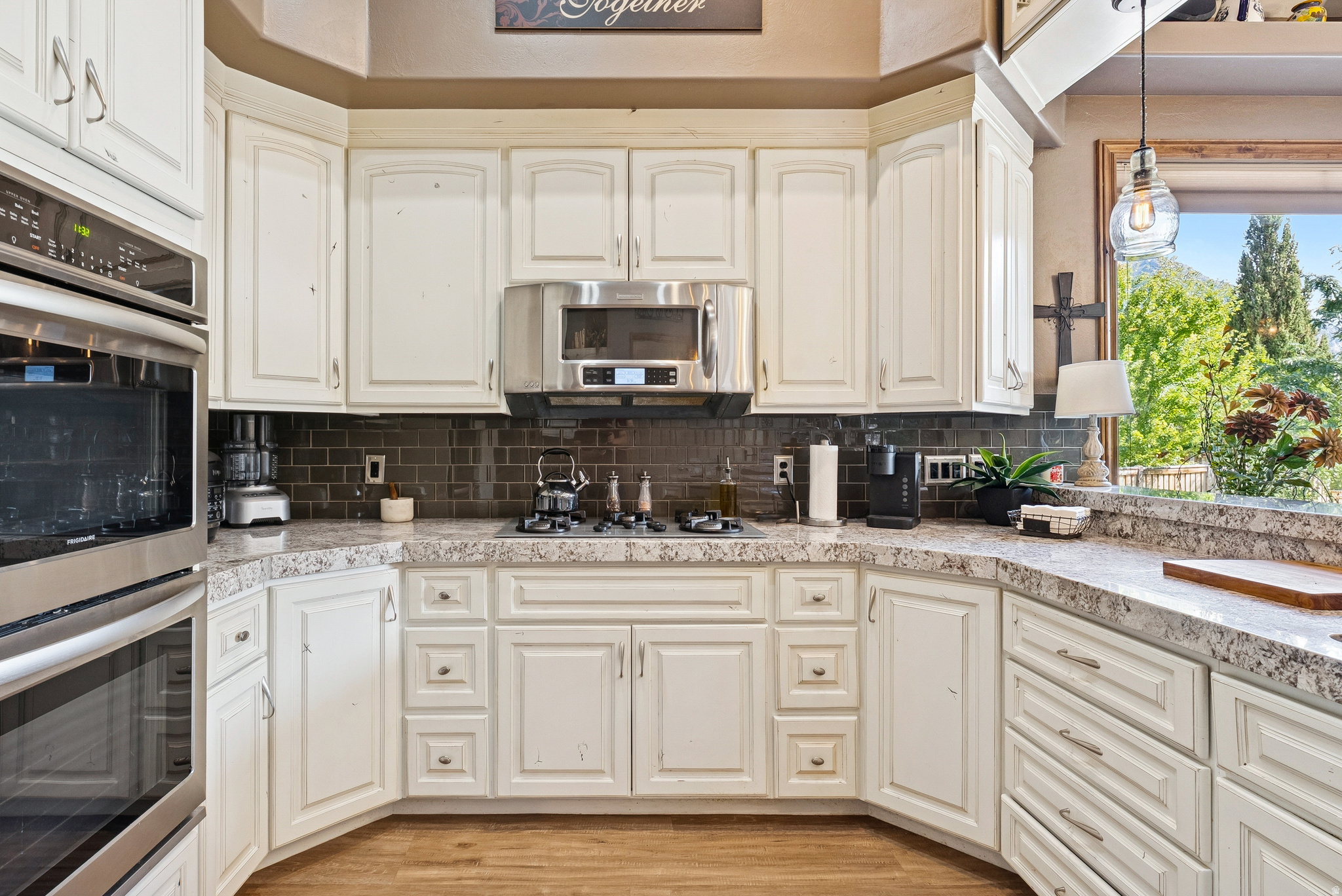 ALPINE COUNTRY - Residential