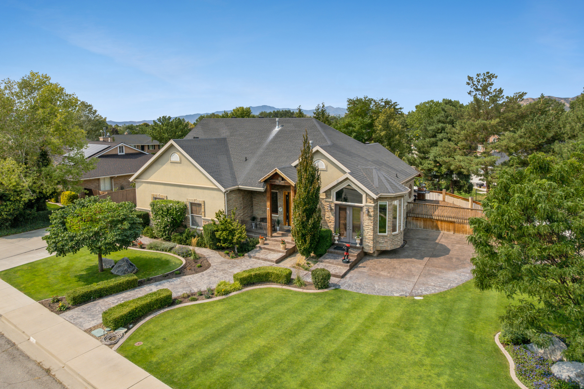 ALPINE COUNTRY - Residential