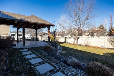 Tiny photo for 439 E MIDLAKE DR, Draper, UT 84020 (MLS # 2132167)