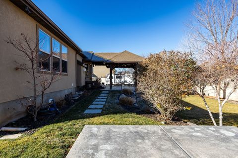 Tiny photo for 439 E MIDLAKE DR, Draper, UT 84020 (MLS # 2132167)