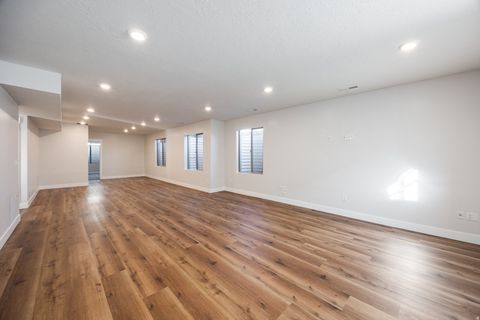 Tiny photo for 439 E MIDLAKE DR, Draper, UT 84020 (MLS # 2132167)