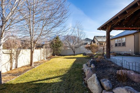 Tiny photo for 439 E MIDLAKE DR, Draper, UT 84020 (MLS # 2132167)