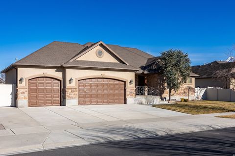 Tiny photo for 439 E MIDLAKE DR, Draper, UT 84020 (MLS # 2132167)