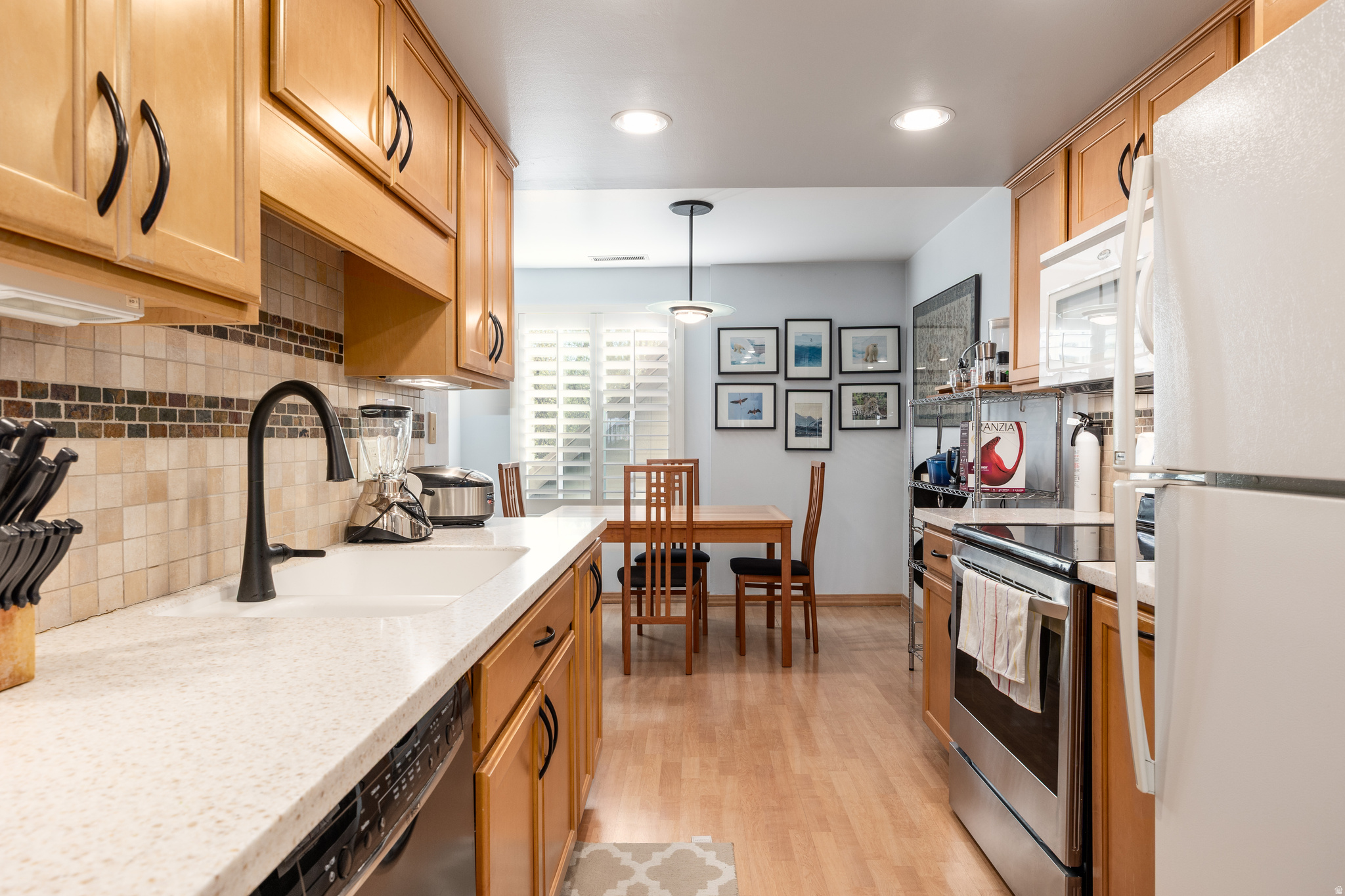 HIDDEN LAKE CONDM - Residential