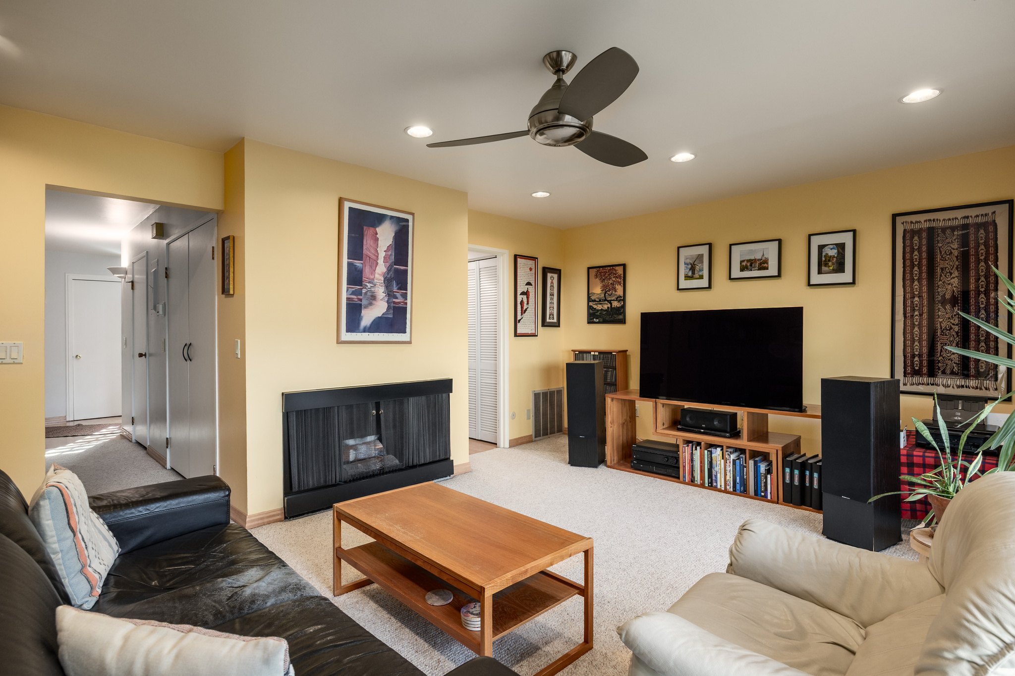 HIDDEN LAKE CONDM - Residential