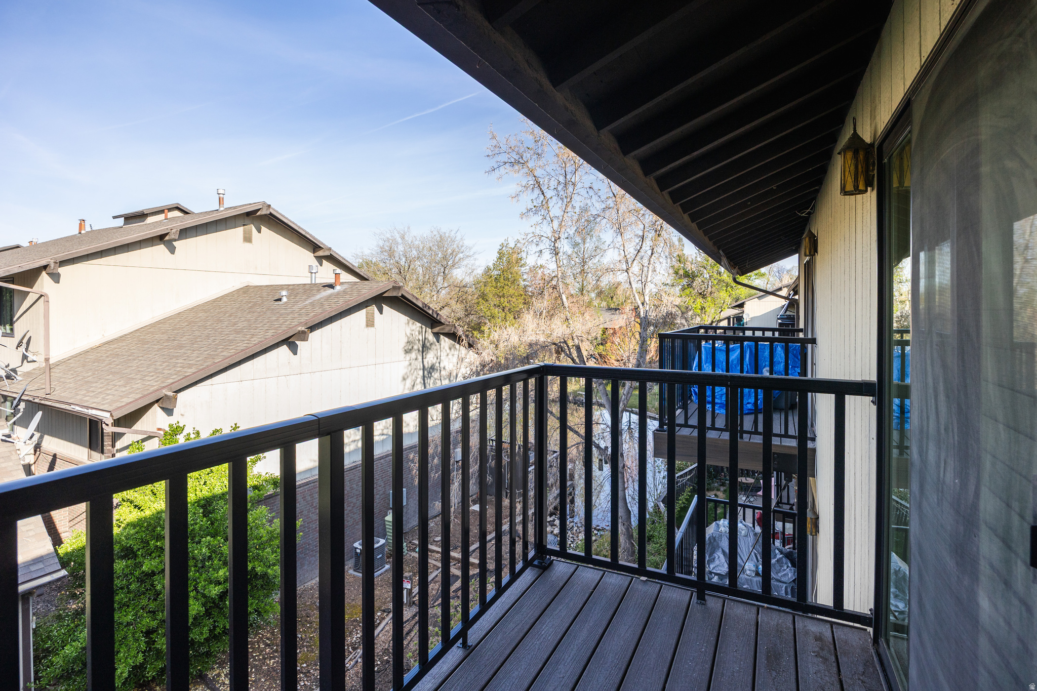 HIDDEN LAKE CONDM - Residential