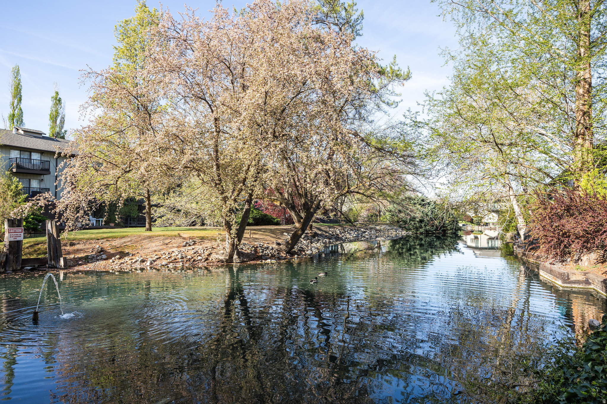 HIDDEN LAKE CONDM - Residential