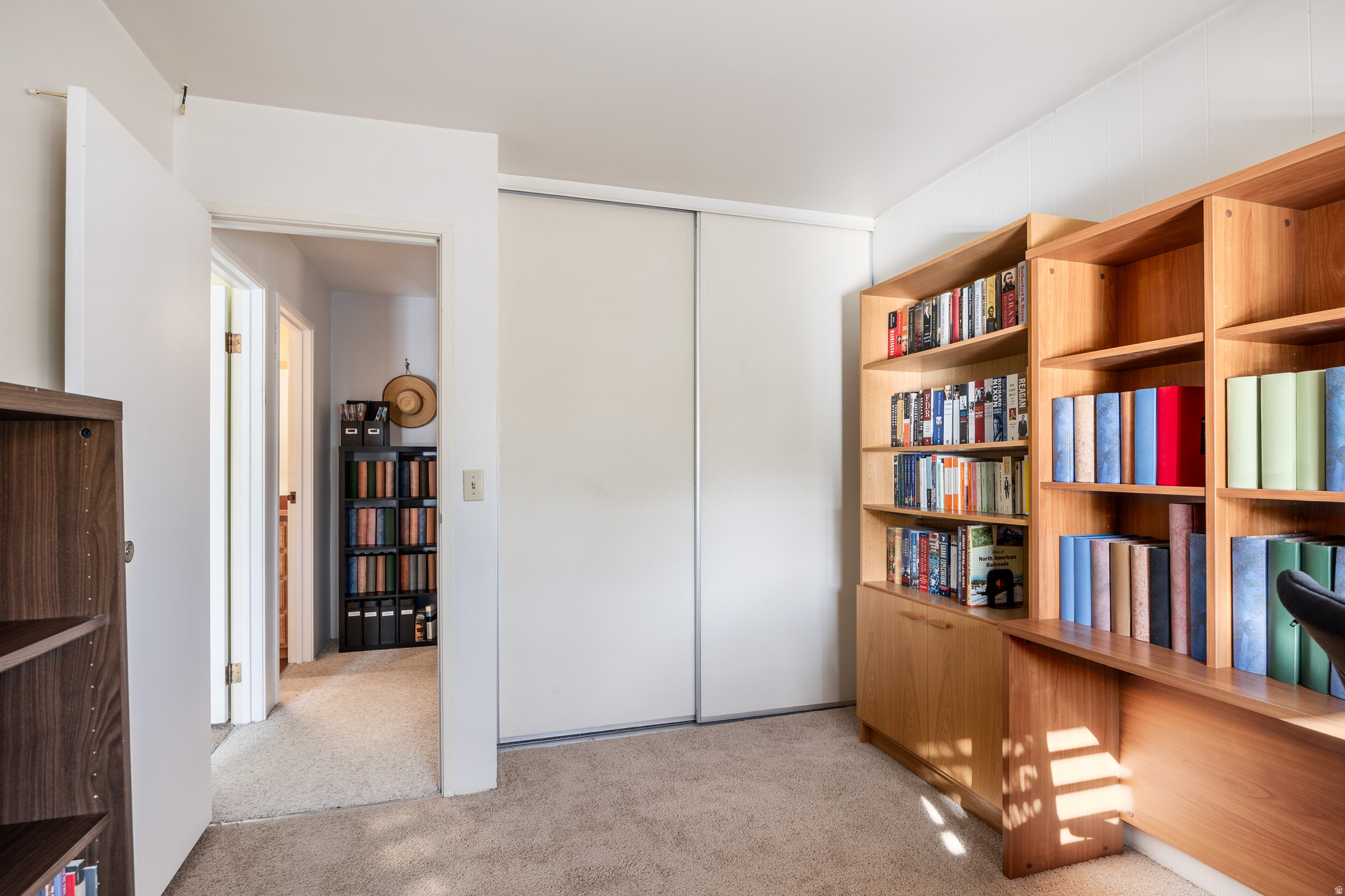 HIDDEN LAKE CONDM - Residential