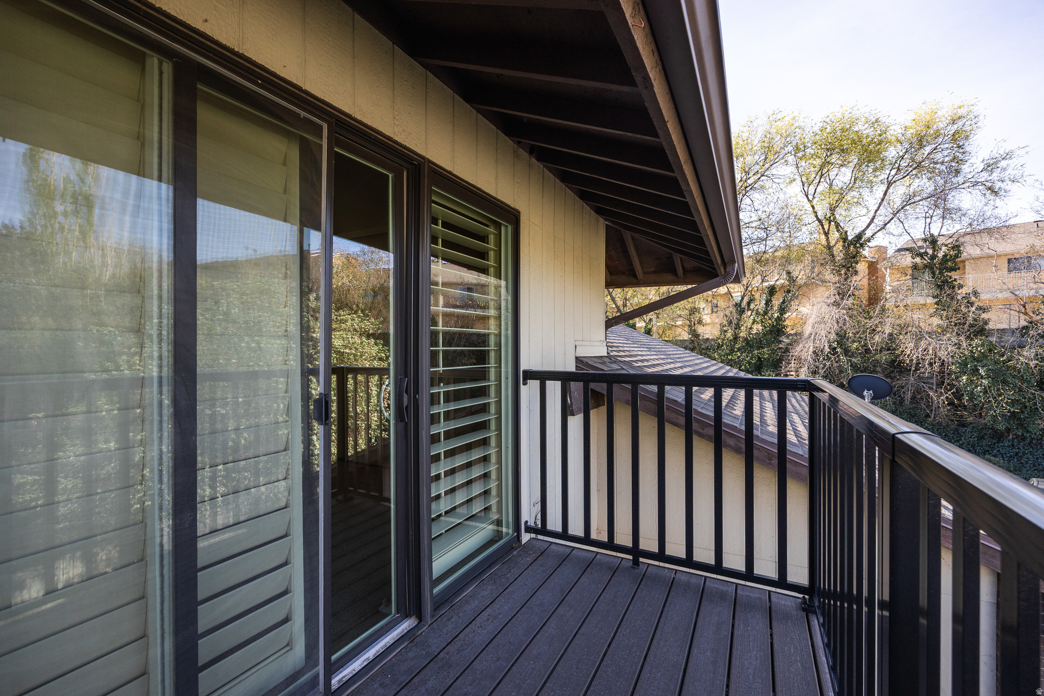 HIDDEN LAKE CONDM - Residential