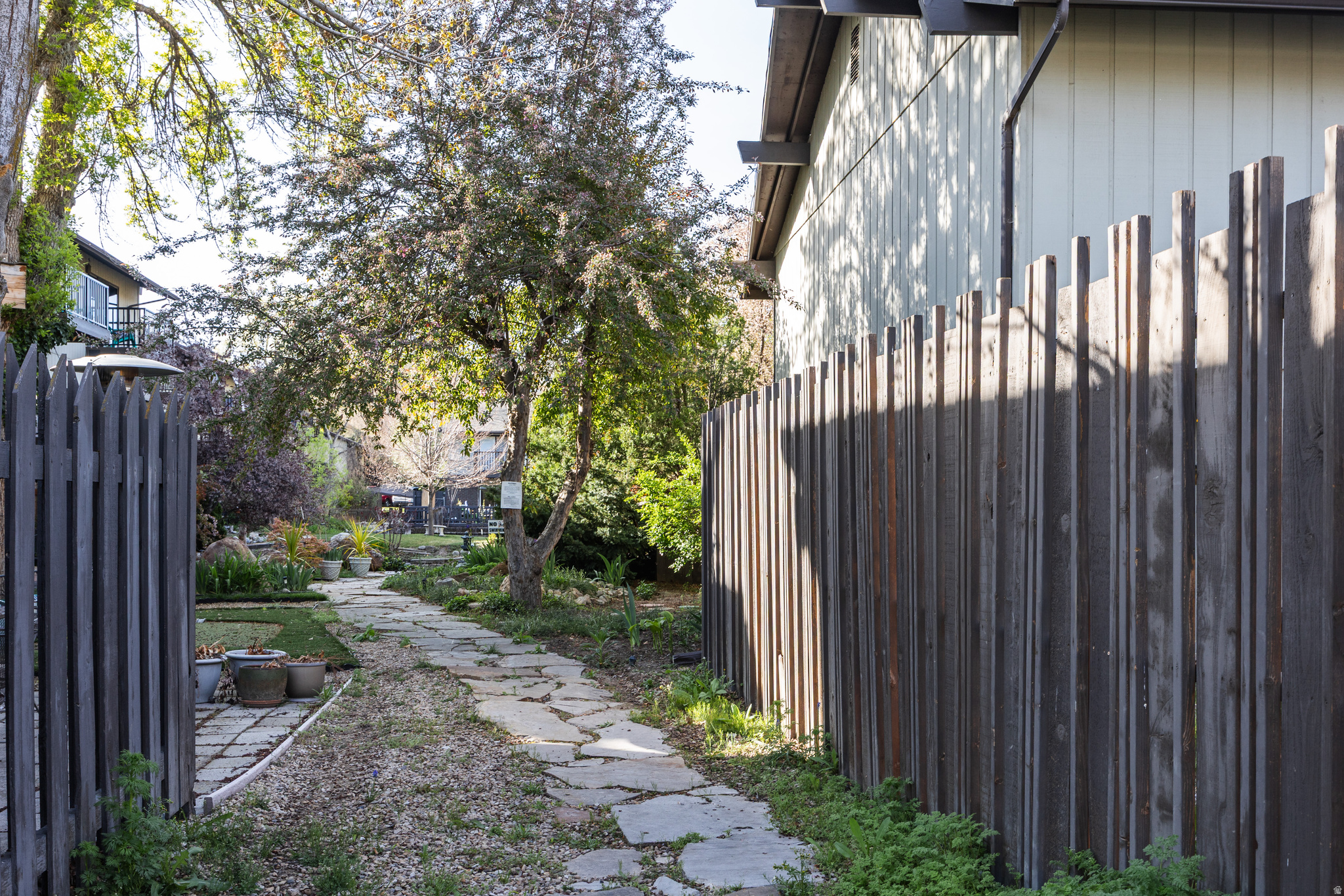 HIDDEN LAKE CONDM - Residential