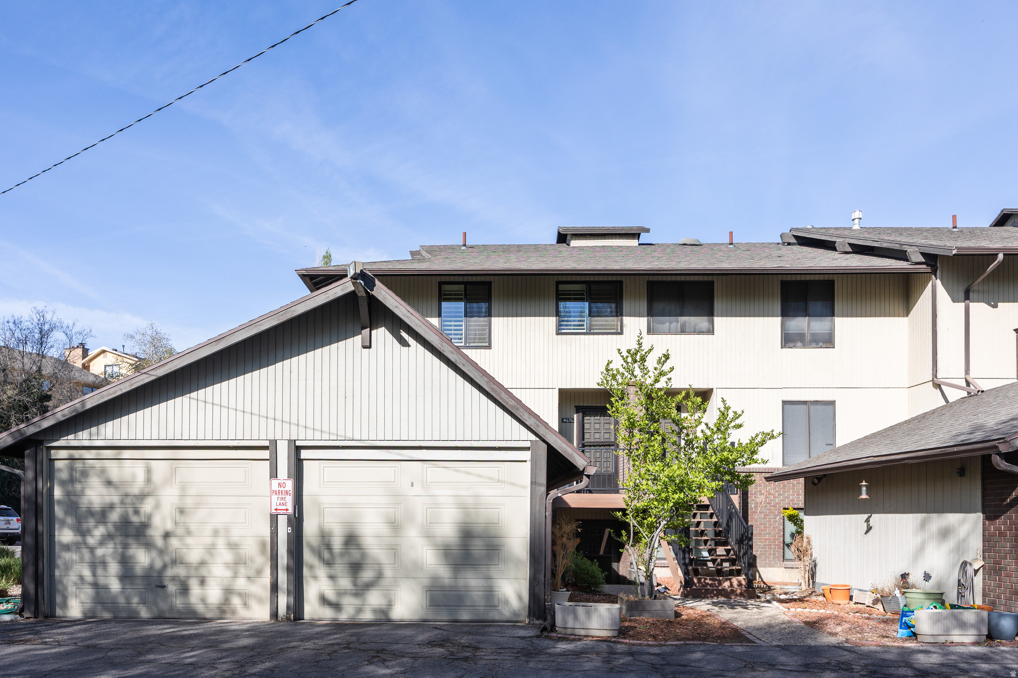 HIDDEN LAKE CONDM - Residential