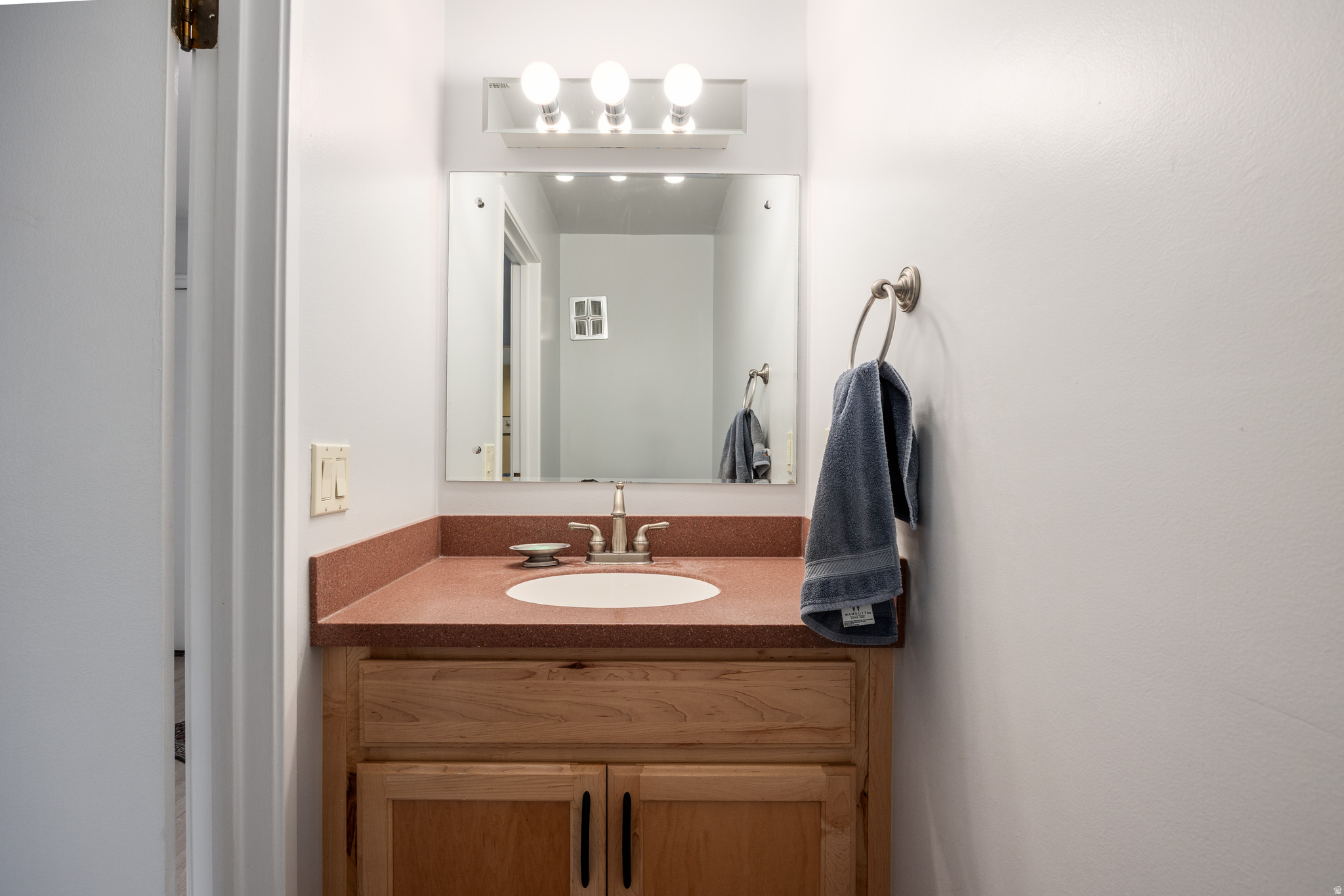 HIDDEN LAKE CONDM - Residential