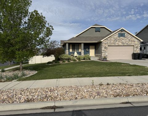 Photo of 265 E SALEM PARK CIR, Salem, UT 84653 (MLS # 2156782)