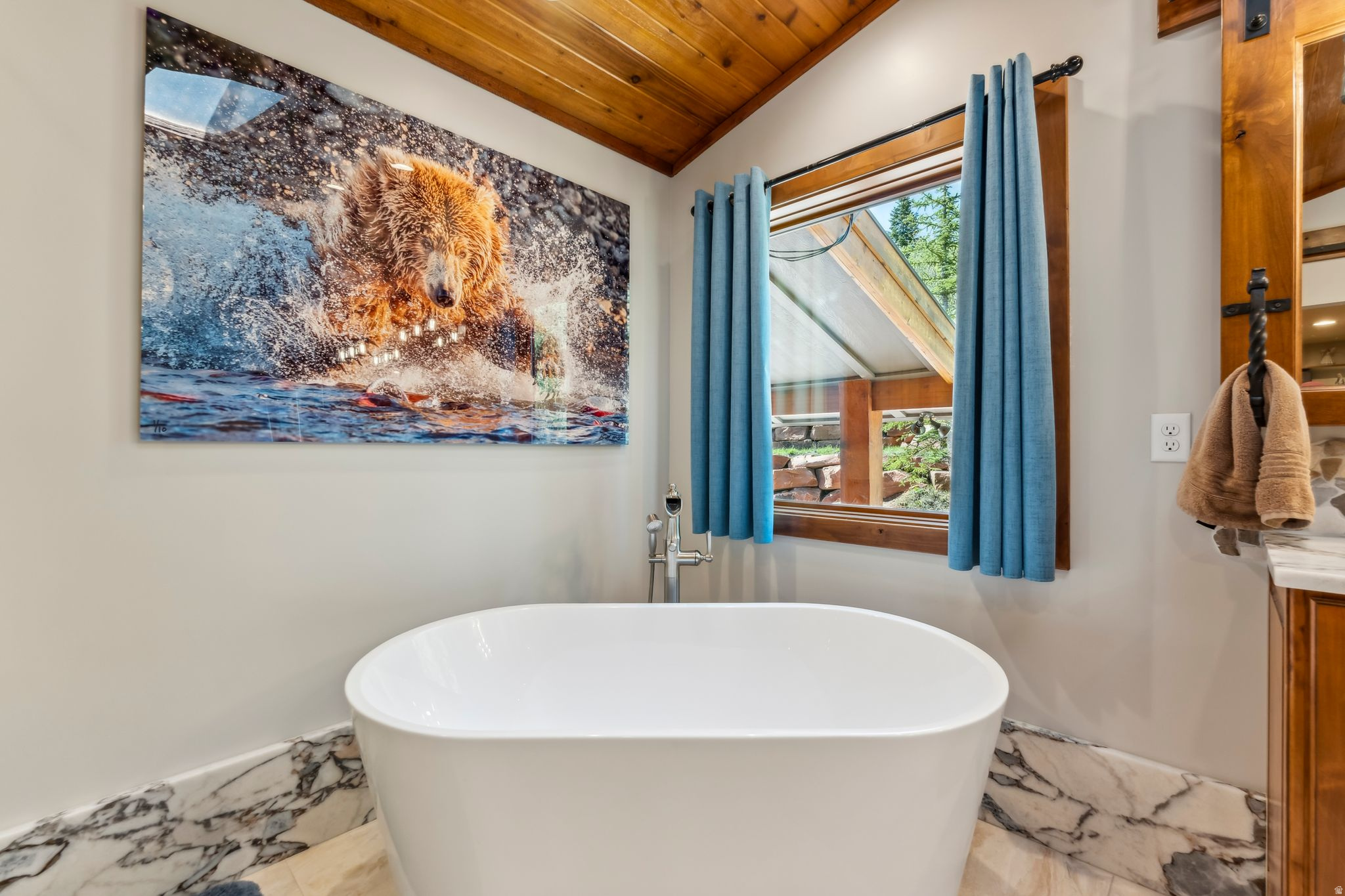 ECKER HILL - Residential