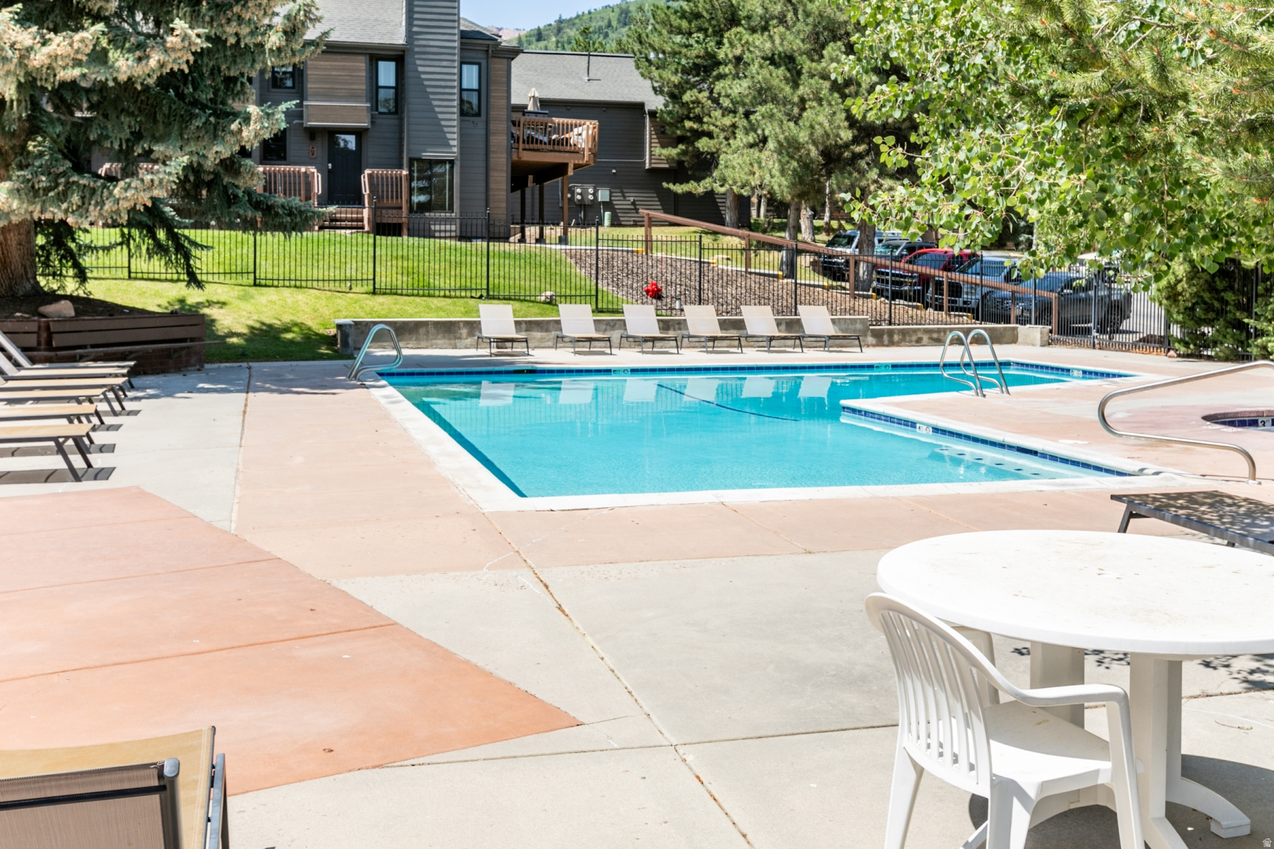 PARK WEST / HIDDEN CREEK - Residential