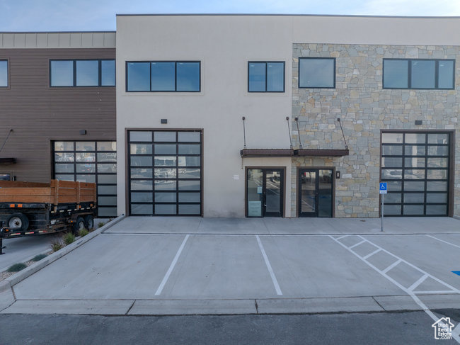 PARK CITY - Commercial Sale