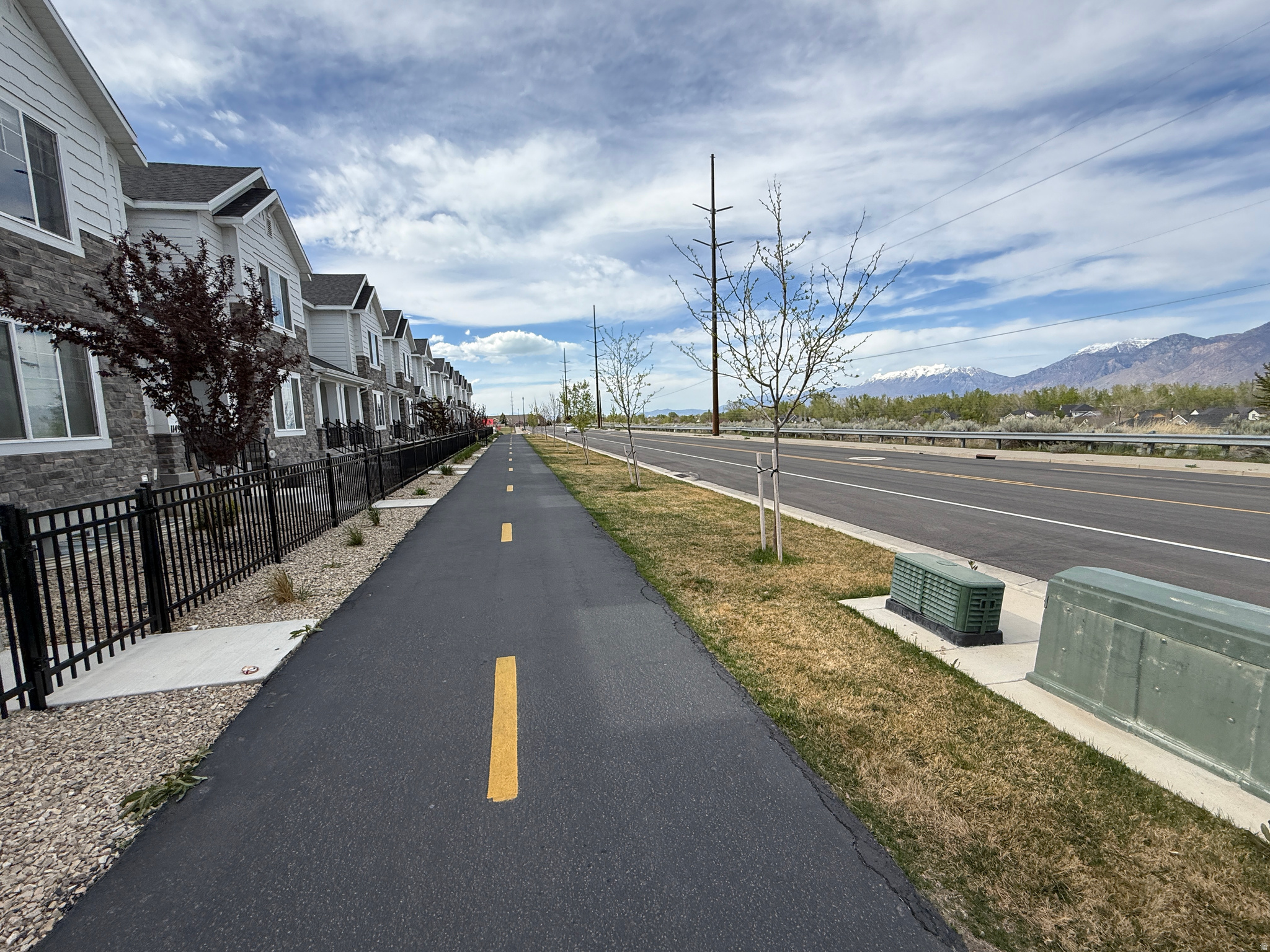 DEL MONTE TOWNHOMES - Residential