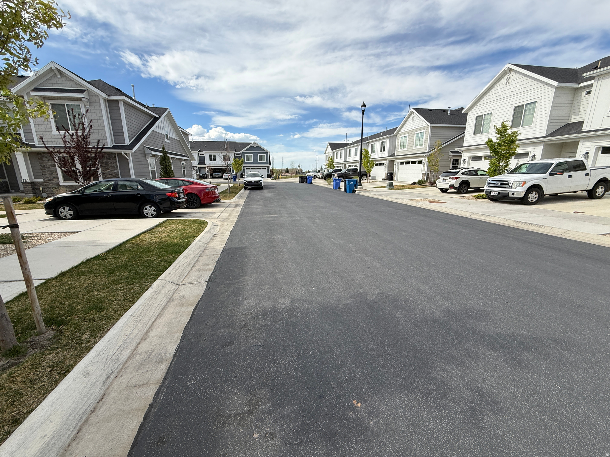 DEL MONTE TOWNHOMES - Residential