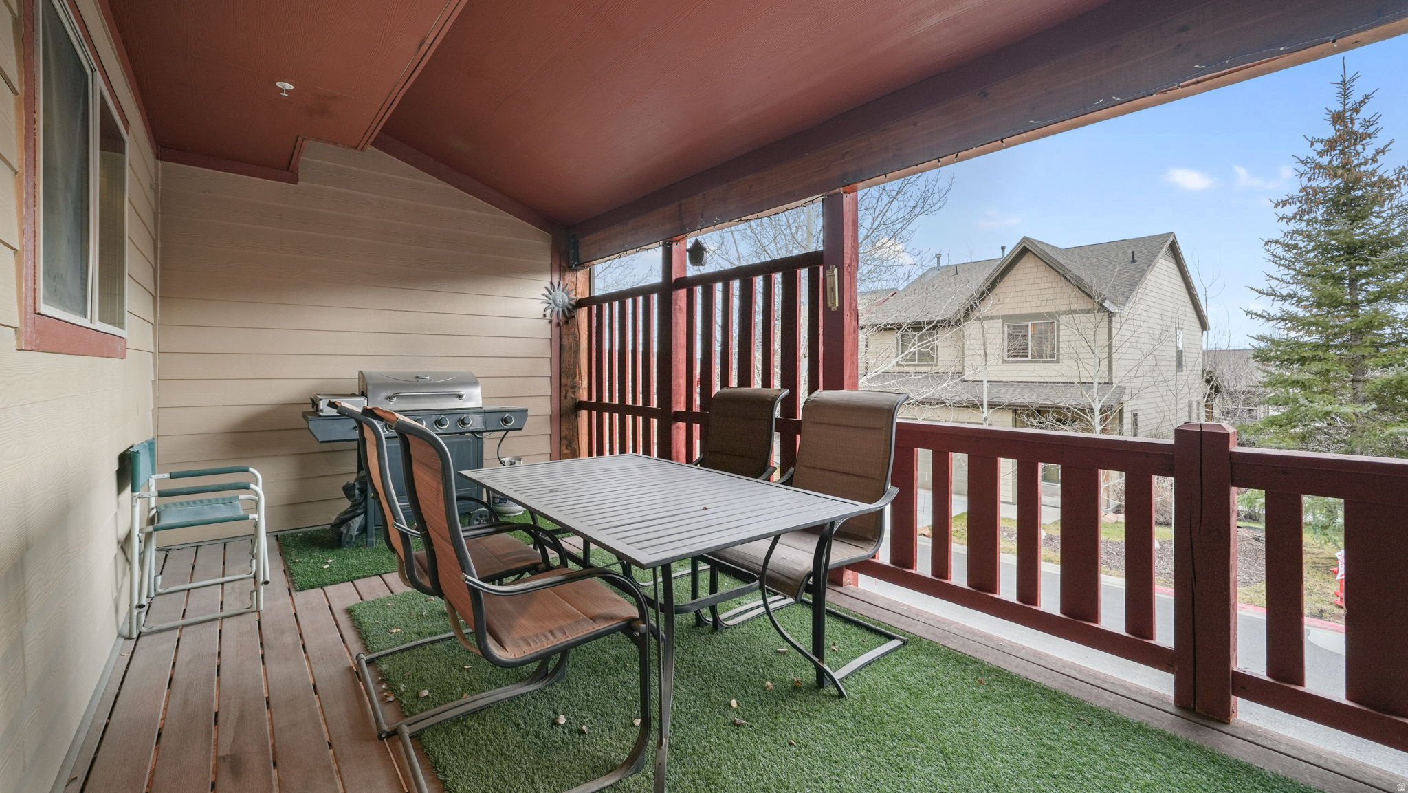 BEAR HOLLOW - Residential