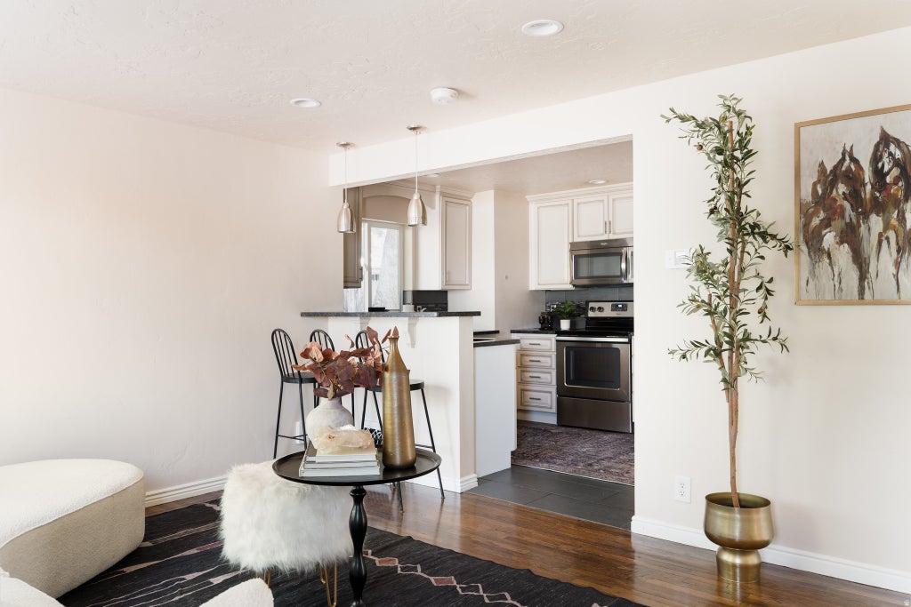 Photo of 1206 E CHARLTON AVE E, Salt Lake City, UT 84106 (MLS # 2185954)