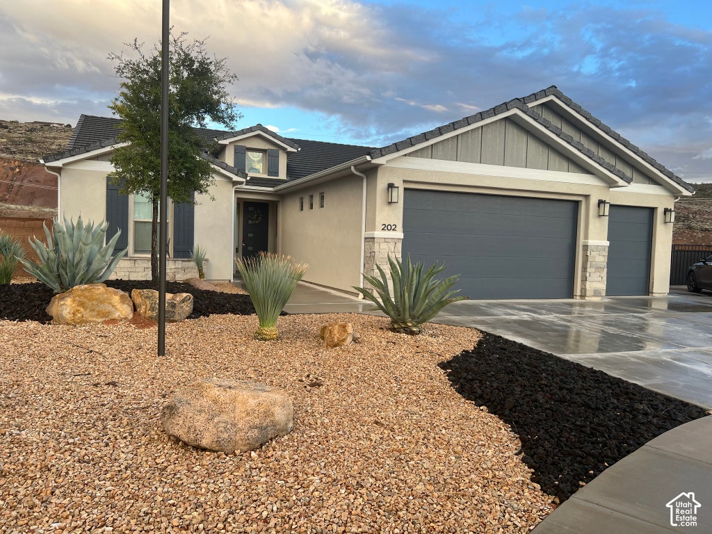 Photo of 202 N SAGE CIR, Washington, UT 84780 (MLS # 2193352)