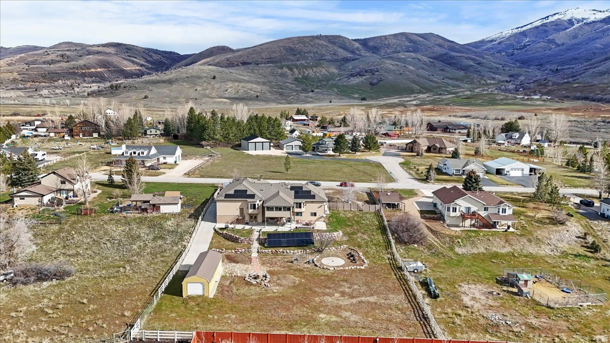 WILLOW CREEK - Residential