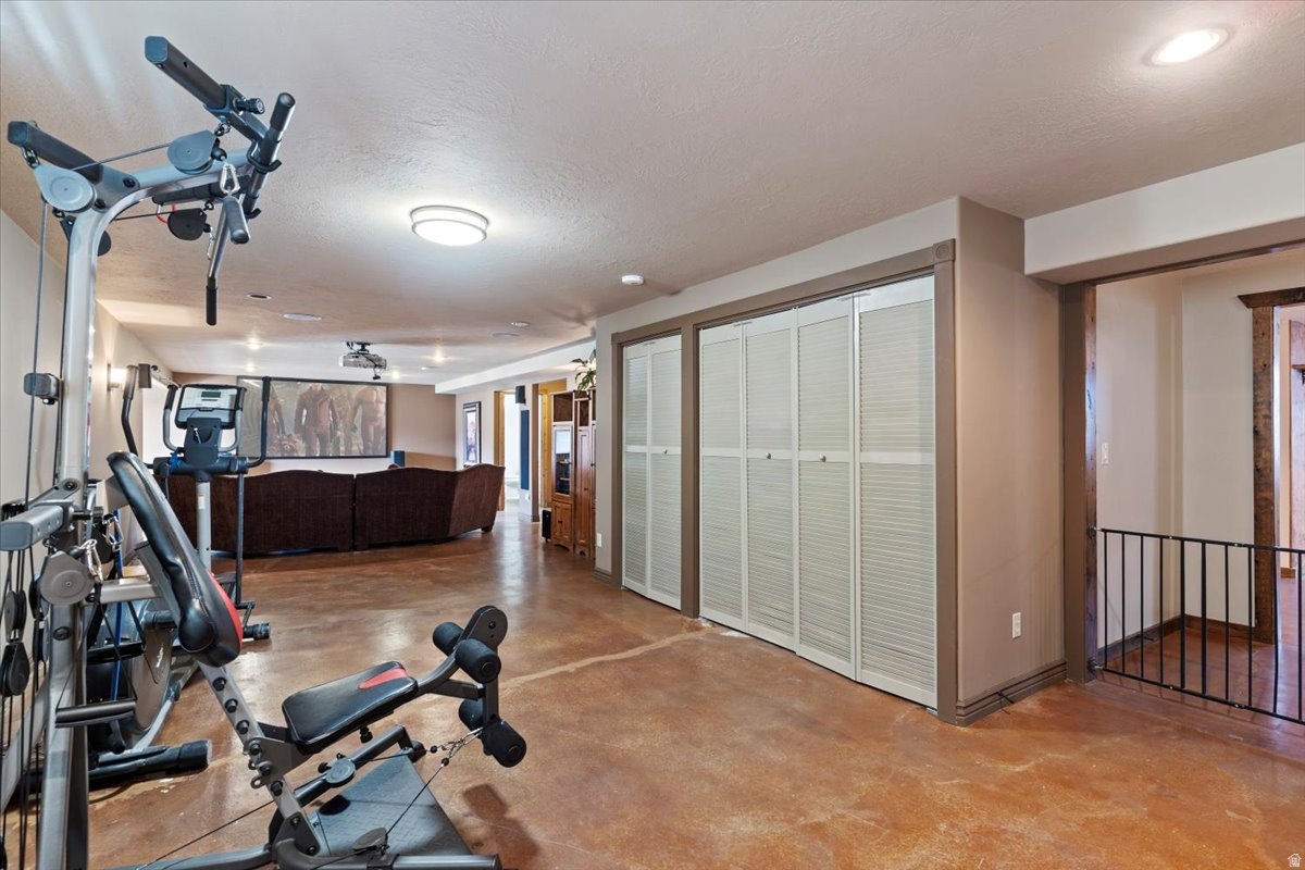 WILLOW CREEK - Residential