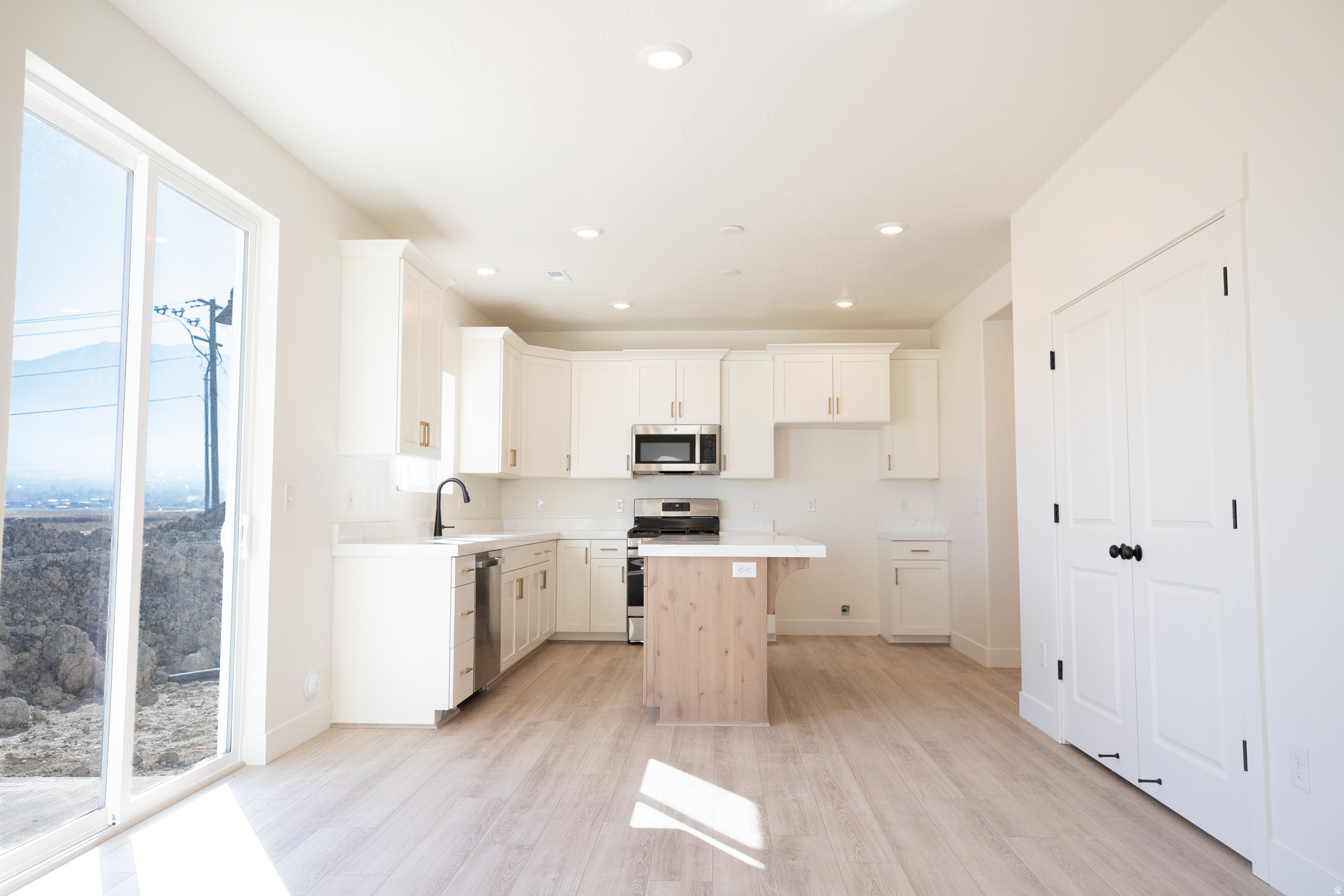 ARROWHEAD SPRINGS - Residential