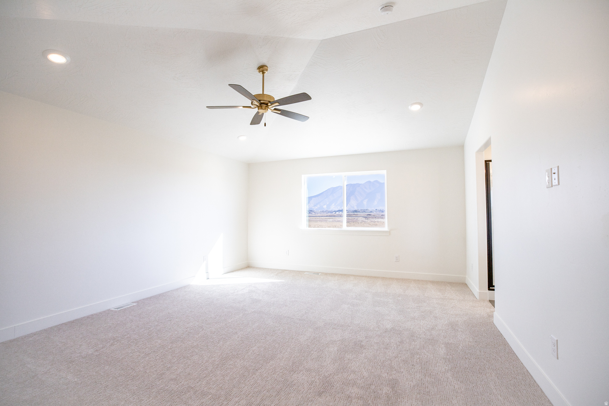 ARROWHEAD SPRINGS - Residential