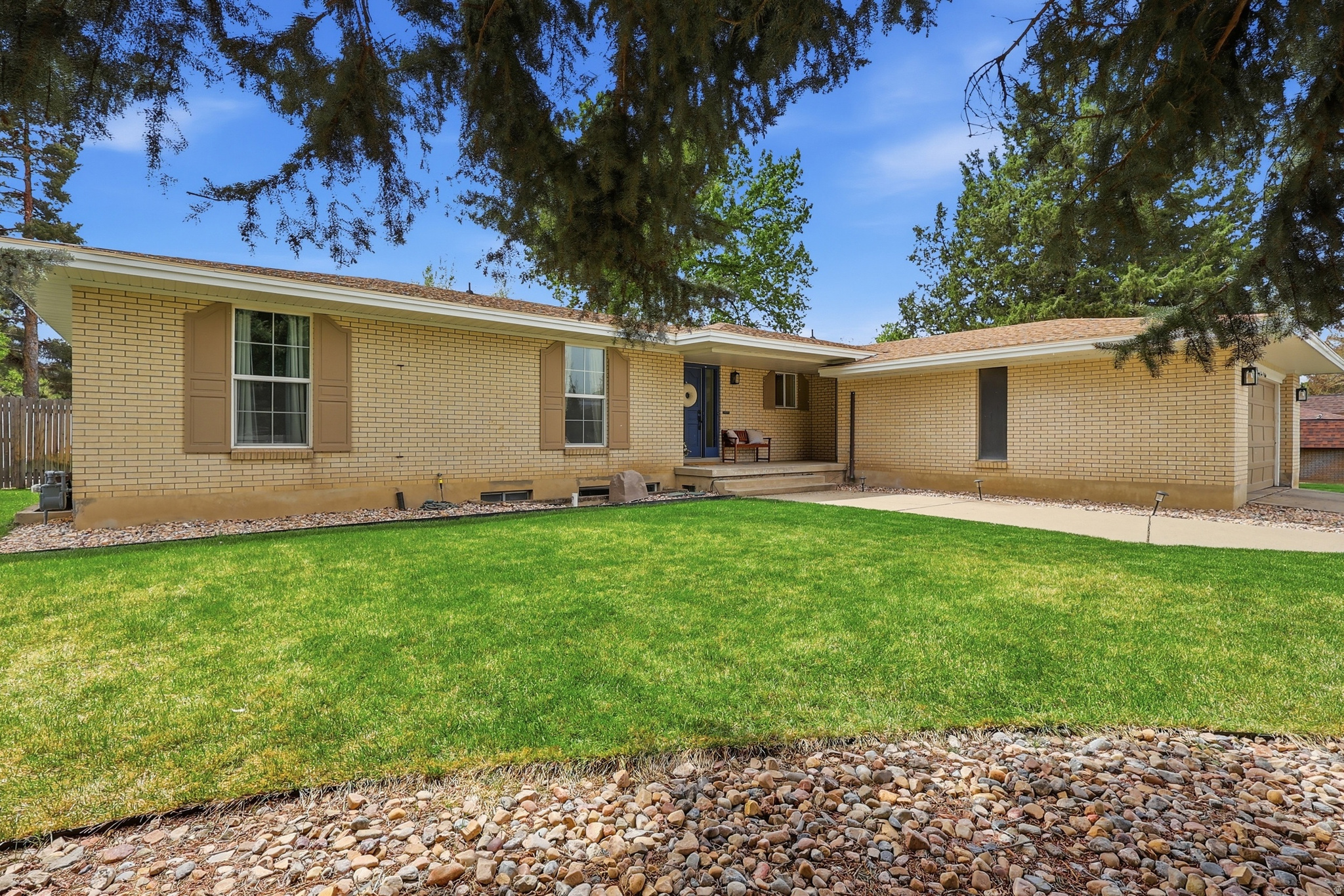 WILLOW CREEK - Residential