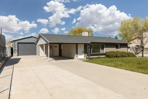 Photo of 5033 S 150 E, Washington Terrace, UT 84405 (MLS # 2149086)