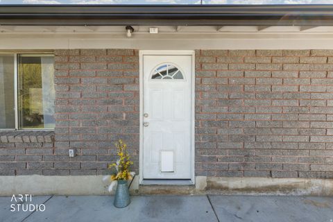 Tiny photo for 5033 S 150 E, Washington Terrace, UT 84405 (MLS # 2149086)