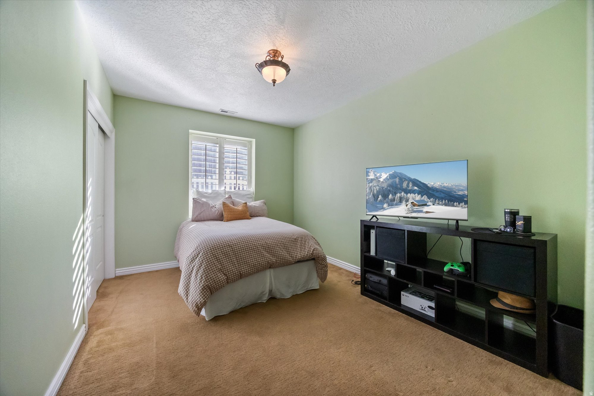 WINDSOR MEADOWS - Residential