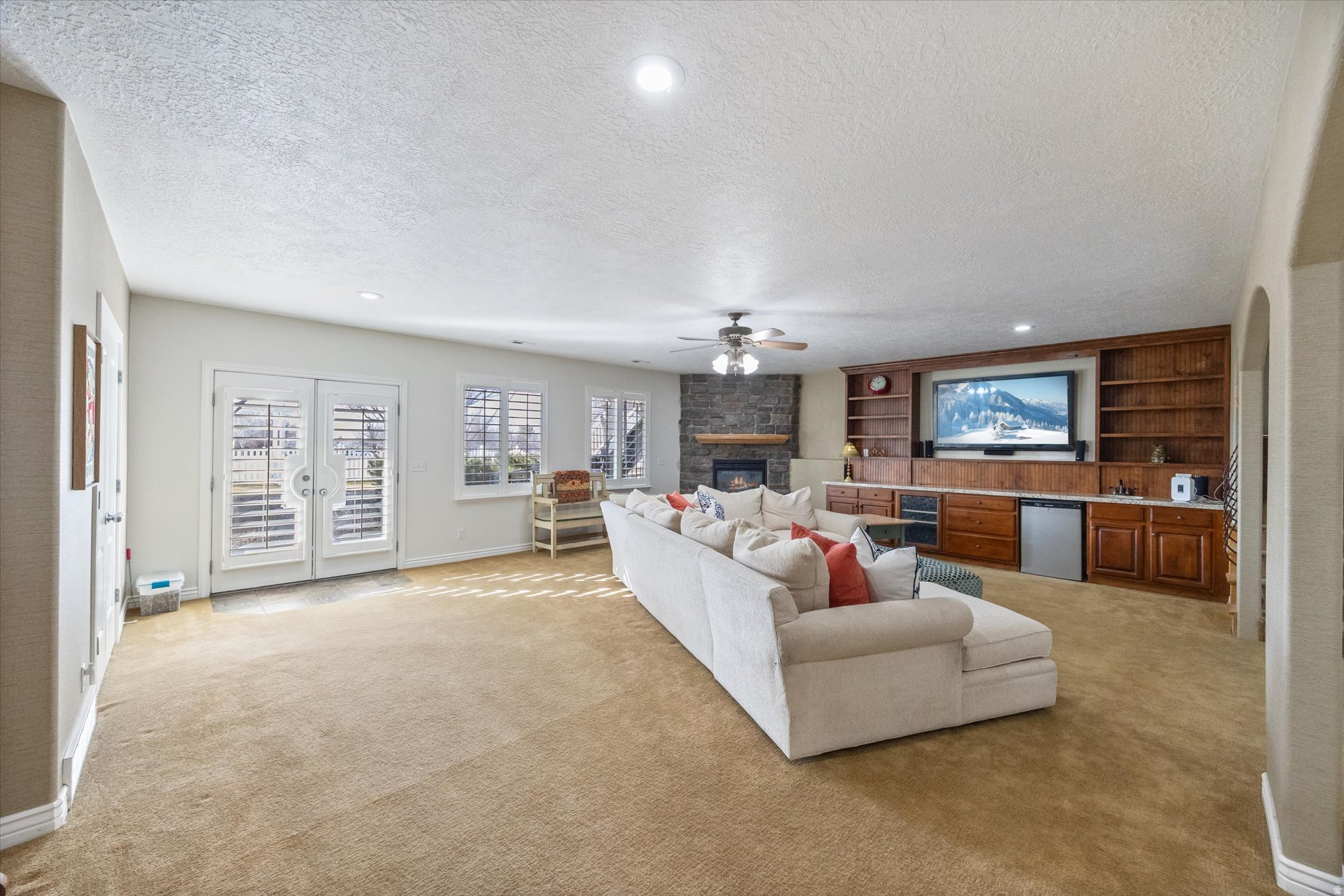 WINDSOR MEADOWS - Residential