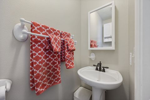 Tiny photo for 5537 W KENSINGTON CIR, Highland, UT 84003 (MLS # 2135912)