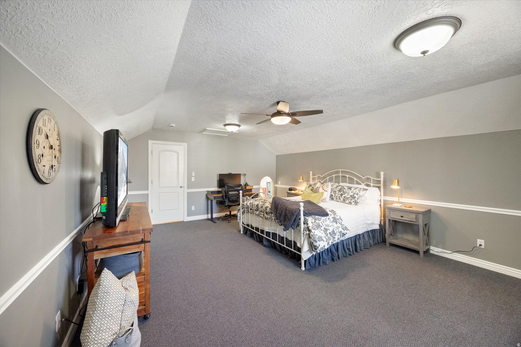 WINDSOR MEADOWS - Residential