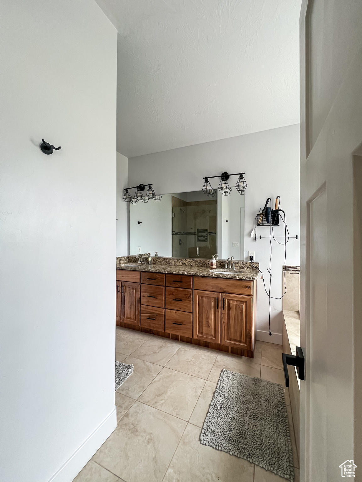 LEGACY ESTATES - Residential