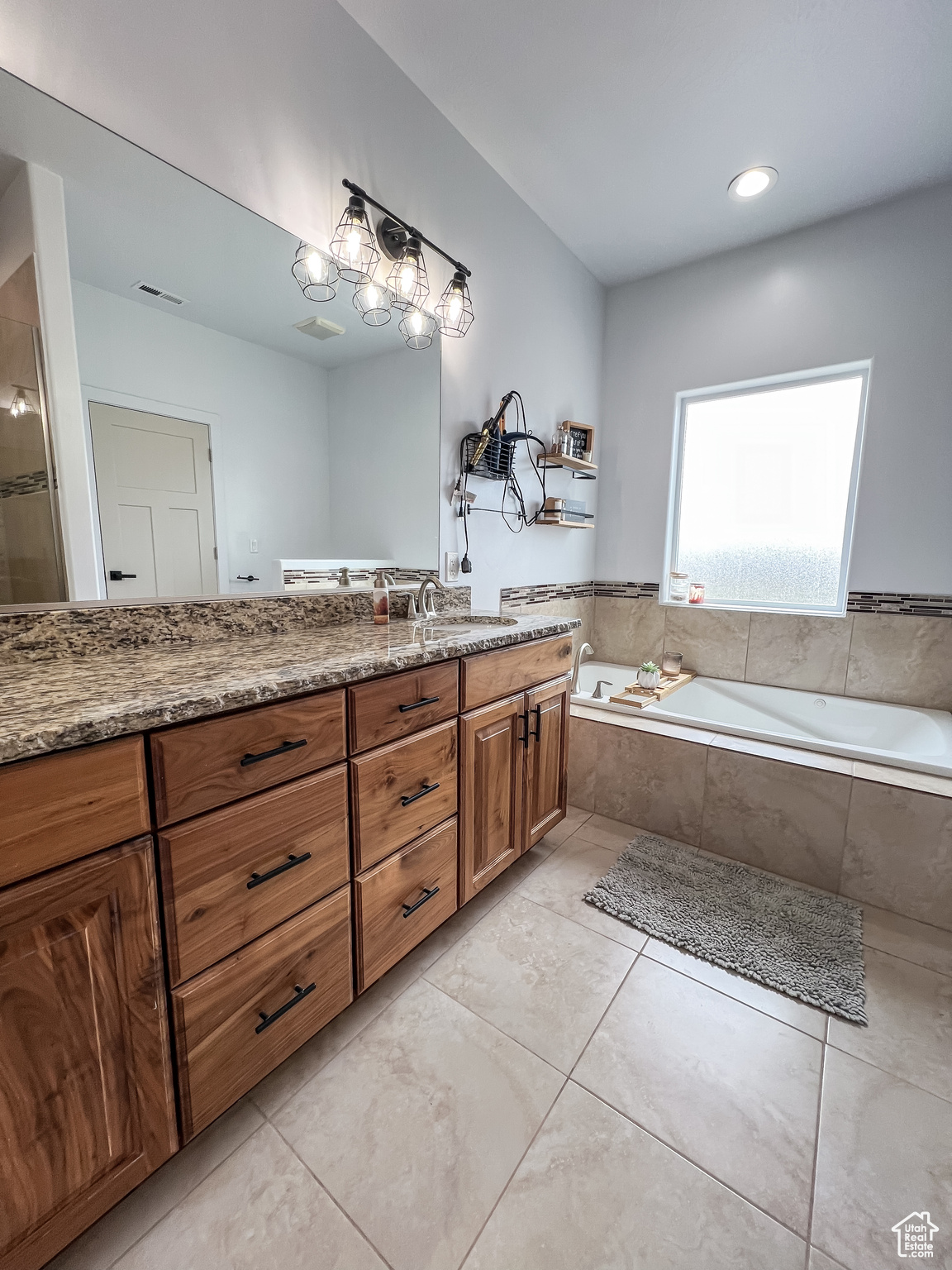 LEGACY ESTATES - Residential