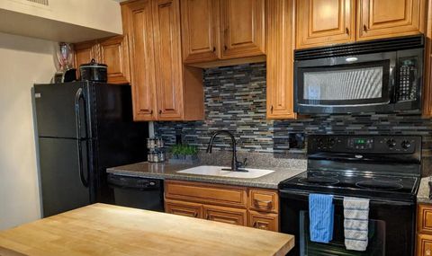 Tiny photo for 860 VILLAGE RD #F-7, Saint George, UT 84770 (MLS # 2148490)