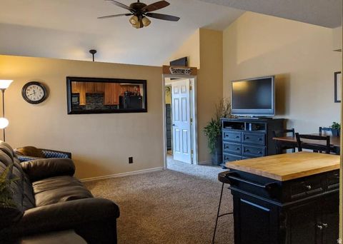 Tiny photo for 860 VILLAGE RD #F-7, Saint George, UT 84770 (MLS # 2148490)
