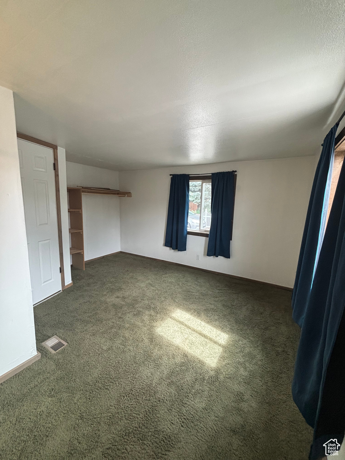 COUNTRY LIFE ESTATE LLC - Residential