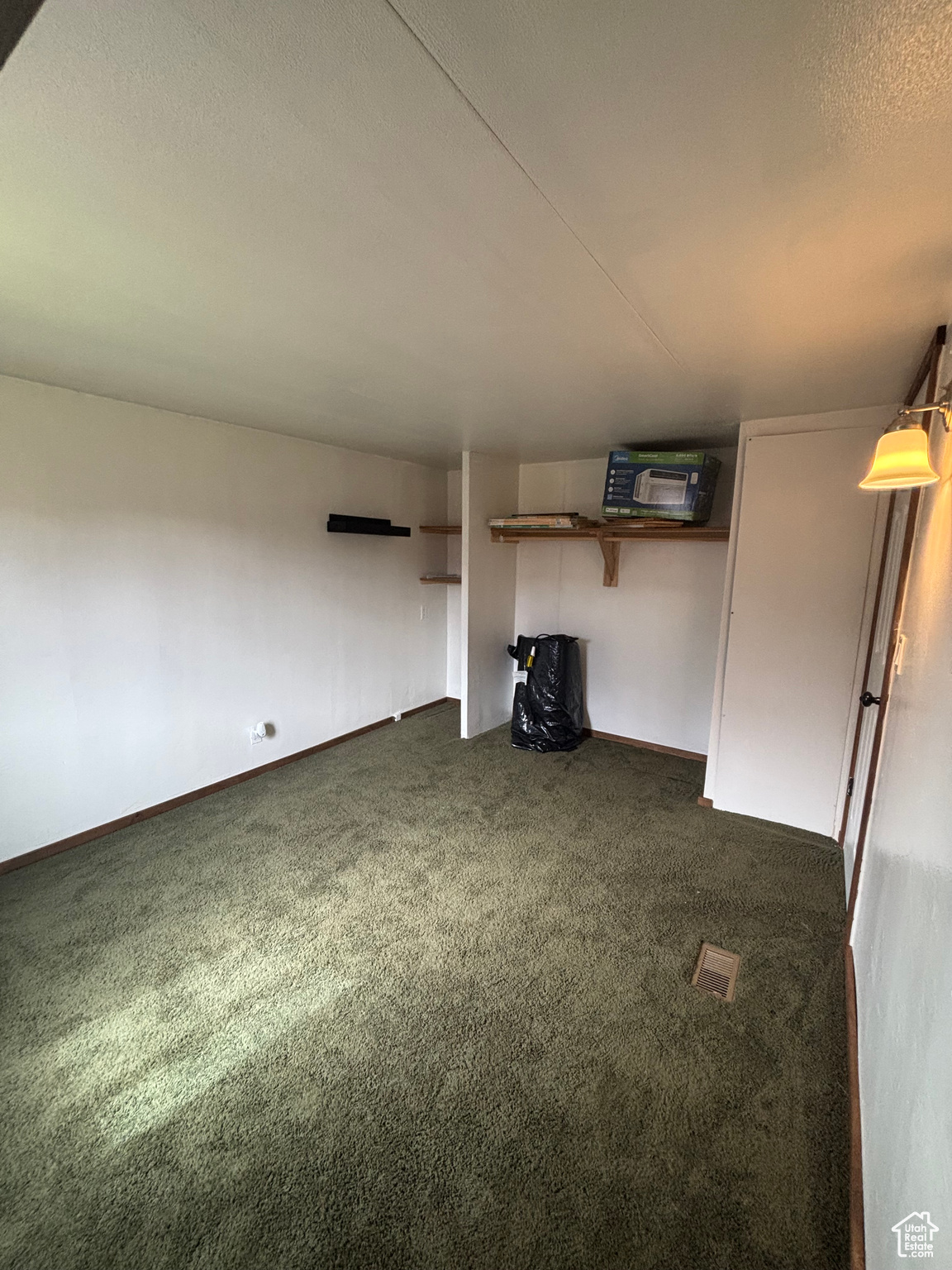 COUNTRY LIFE ESTATE LLC - Residential