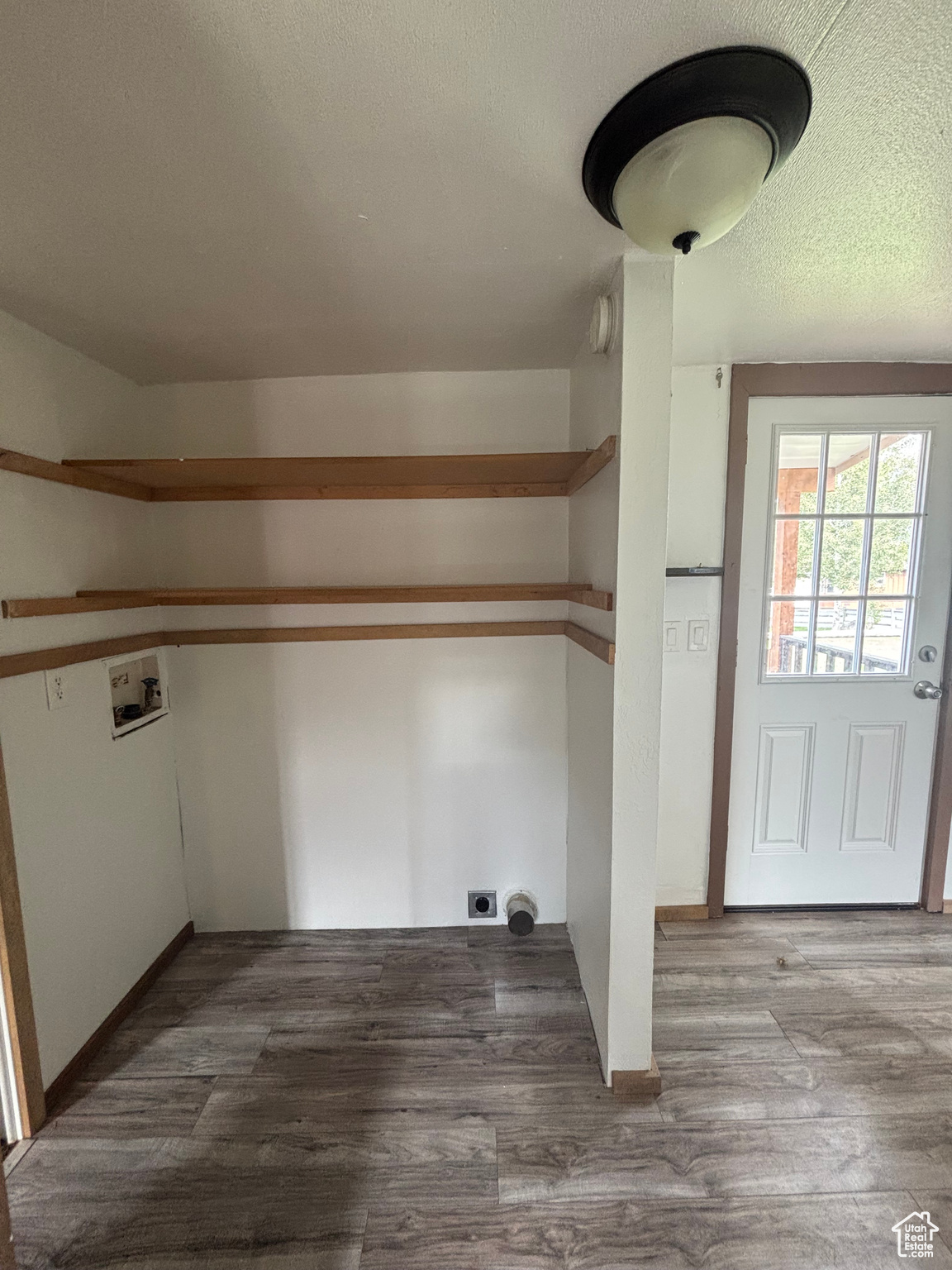 COUNTRY LIFE ESTATE LLC - Residential