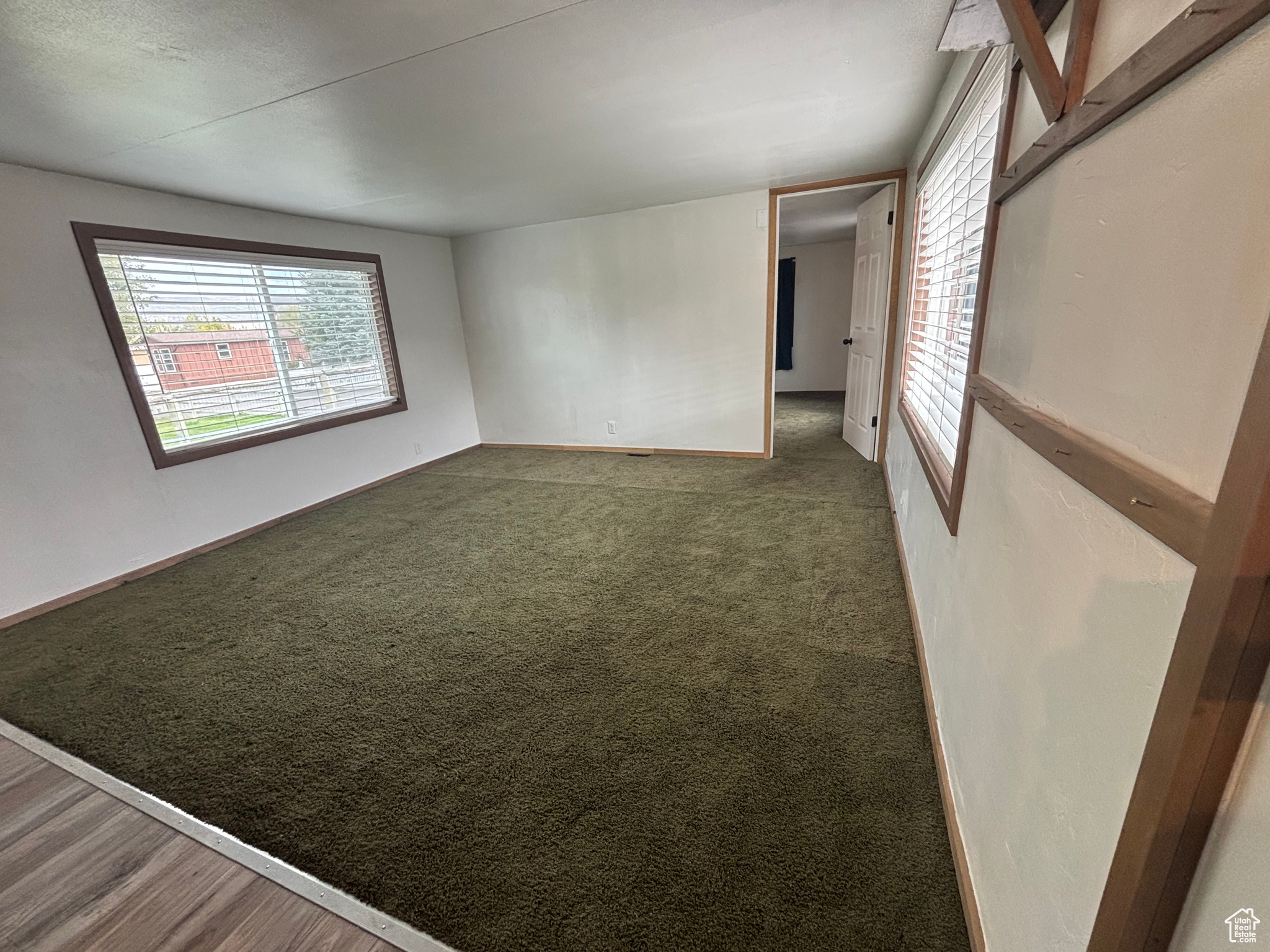 COUNTRY LIFE ESTATE LLC - Residential