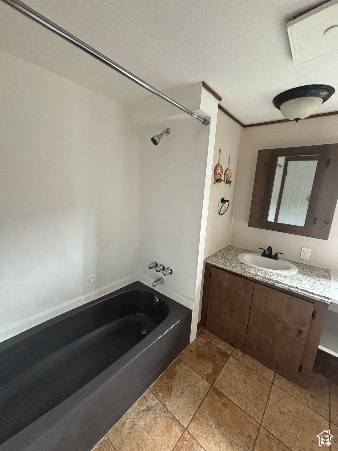 COUNTRY LIFE ESTATE LLC - Residential