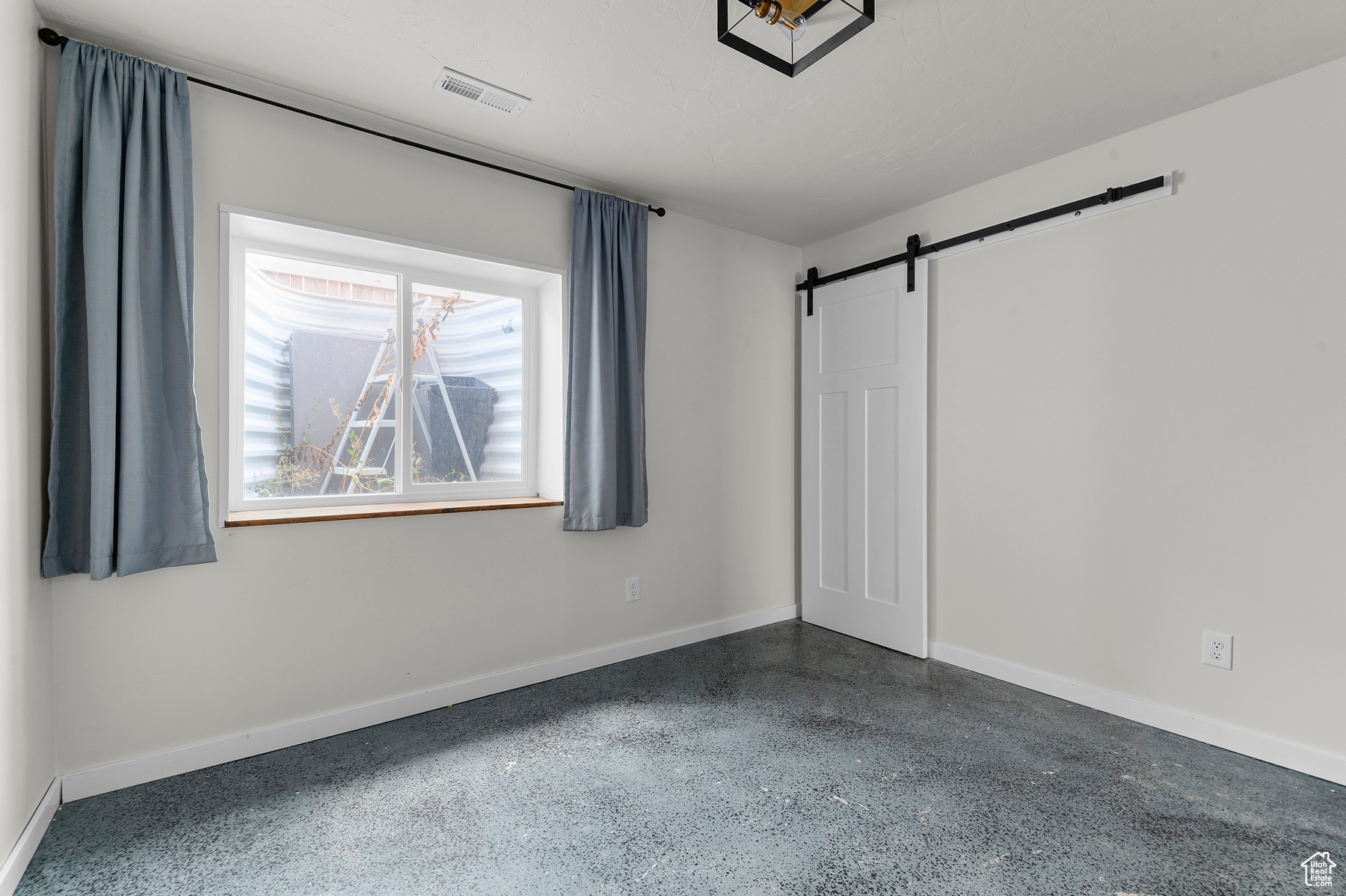 DAYBREAK - Residential