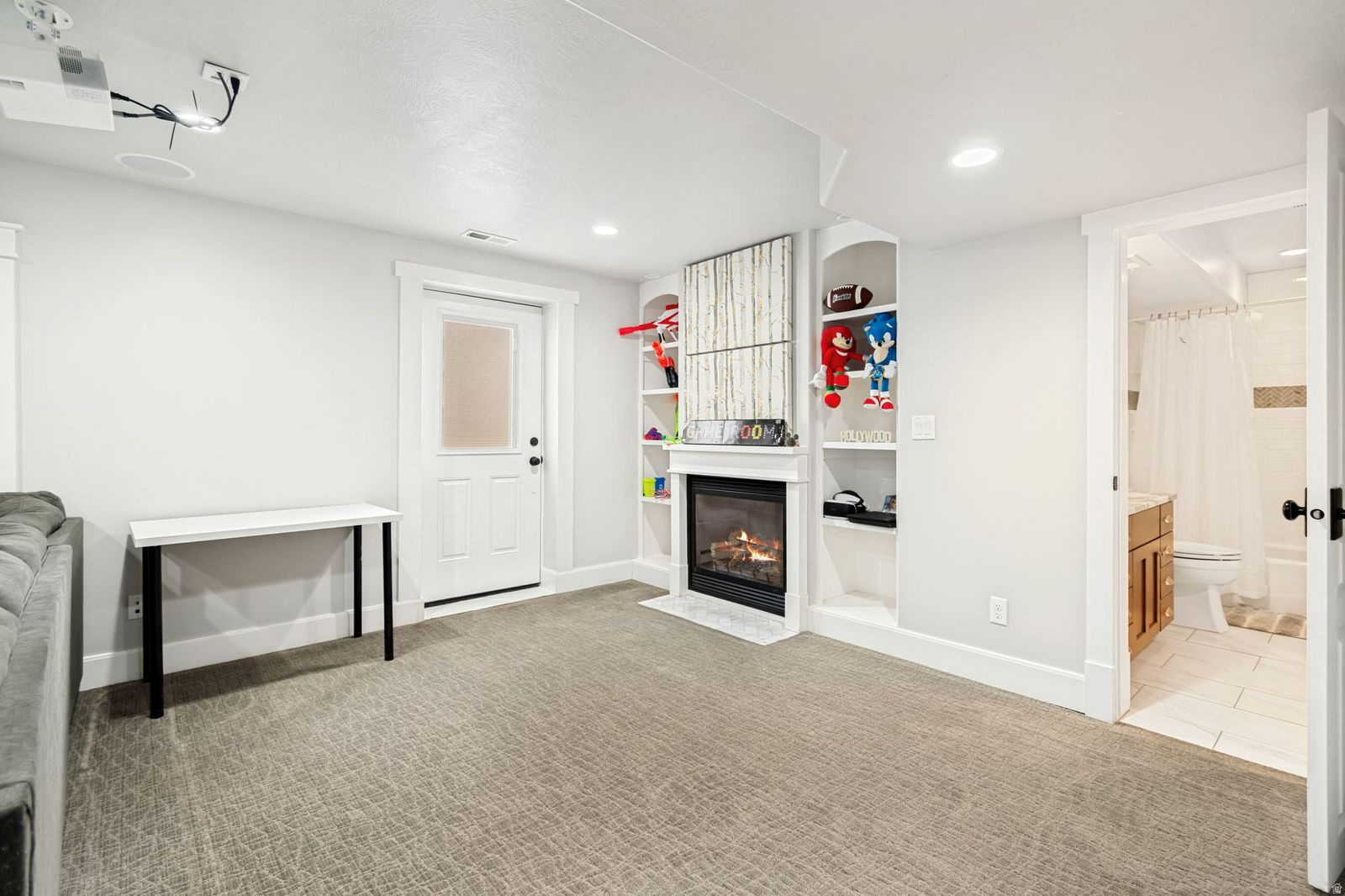 HUNTERS GROVE - Residential