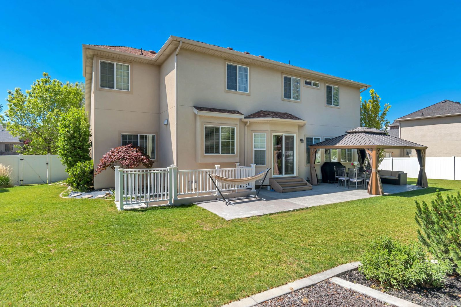 HUNTERS GROVE - Residential