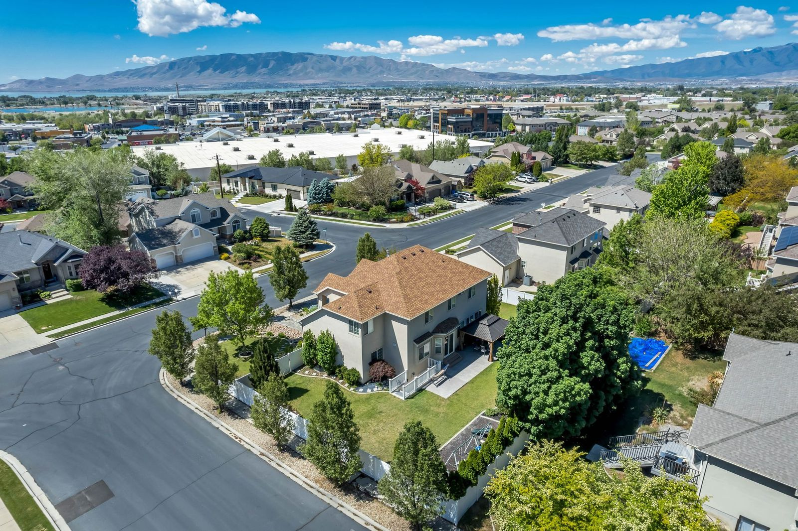 HUNTERS GROVE - Residential